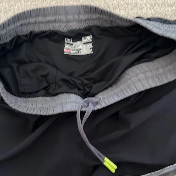 Ladies Shorts - Picture 4 of 7